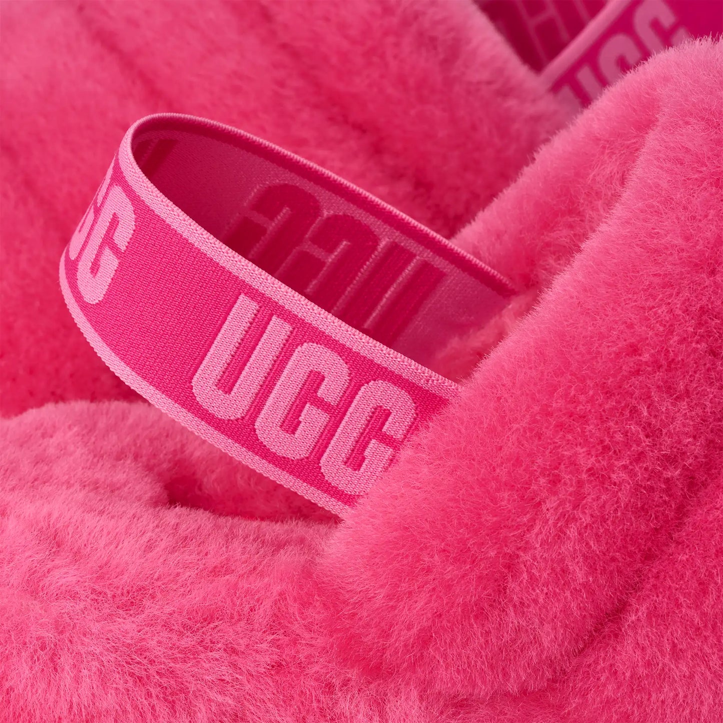 UGG Women's Fluff Yeah Slide in Deep Coral / Sachet Pink